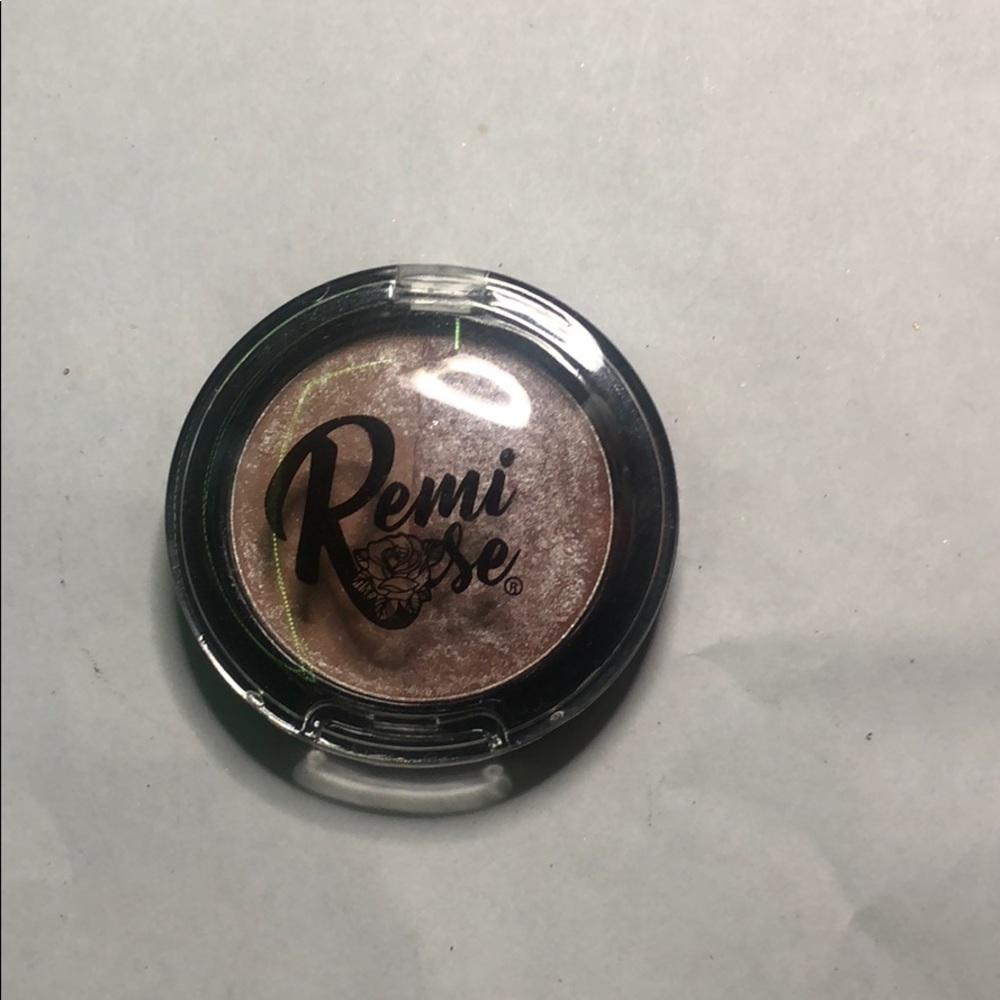 Remi Rose Highlighter